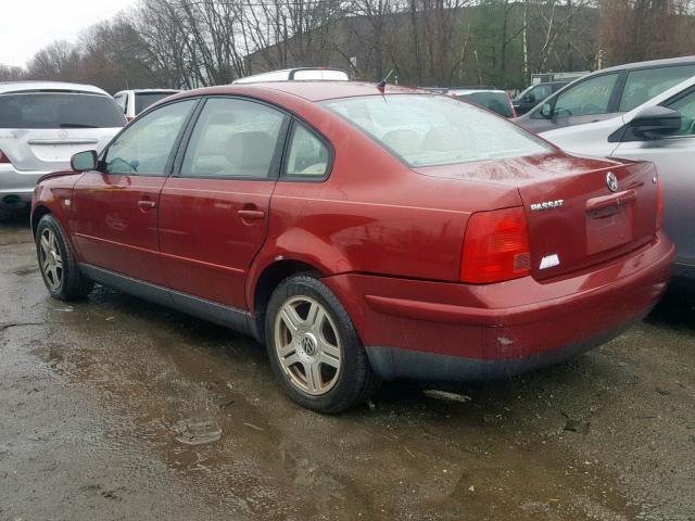 WVWPD23B6YE134649 - 2000 VOLKSWAGEN PASSAT GLX RED photo 3