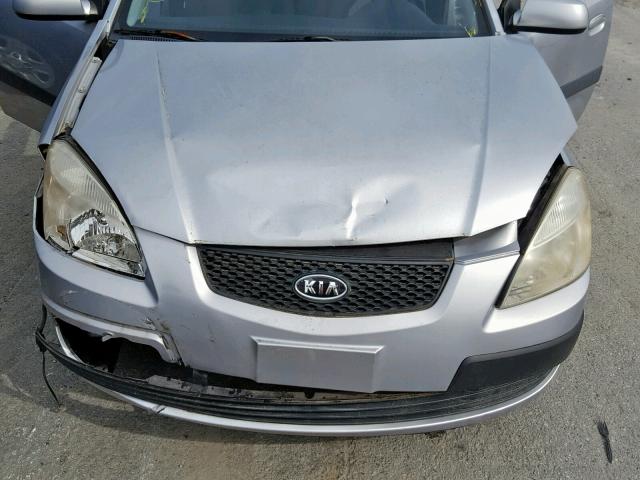 KNADE123066141279 - 2006 KIA RIO SILVER photo 7