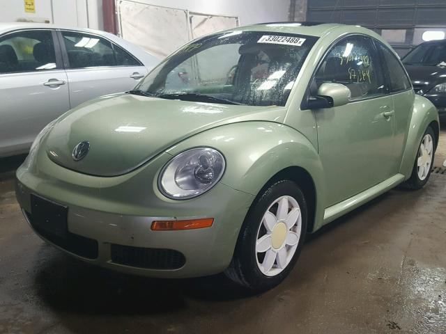 3VWRW31C06M415550 - 2006 VOLKSWAGEN NEW BEETLE GREEN photo 2