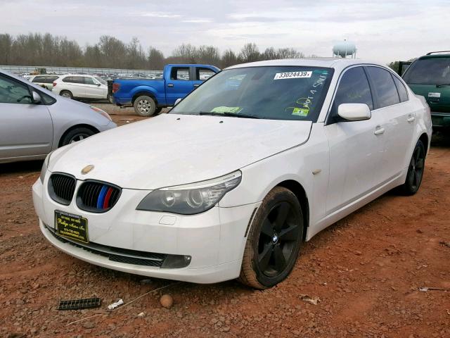 WBANV13588CZ54717 - 2008 BMW 528 XI WHITE photo 2