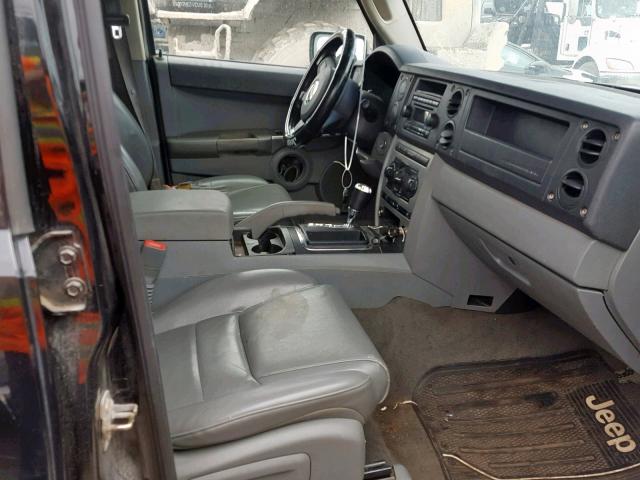1J8HG48K26C203838 - 2006 JEEP COMMANDER BLACK photo 5