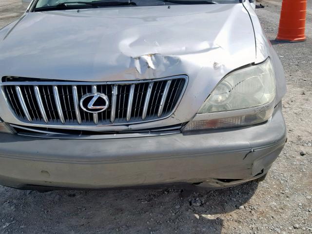 JTJGF10U310100484 - 2001 LEXUS RX 300 SILVER photo 9