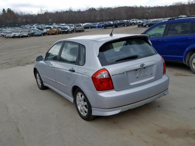 KNAFE161265316607 - 2006 KIA SPECTRA5 SILVER photo 3