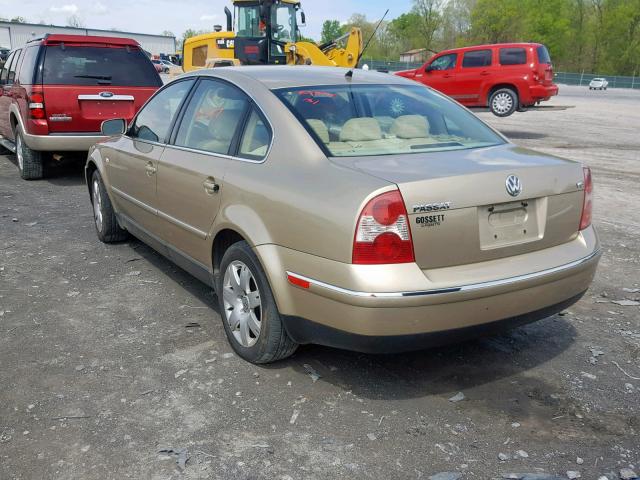 WVWRH63B91E153481 - 2001 VOLKSWAGEN PASSAT GLX GOLD photo 3