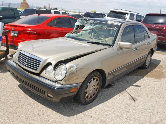 WDBJF65F8WA618400 - 1998 MERCEDES-BENZ E 320 GOLD photo 2