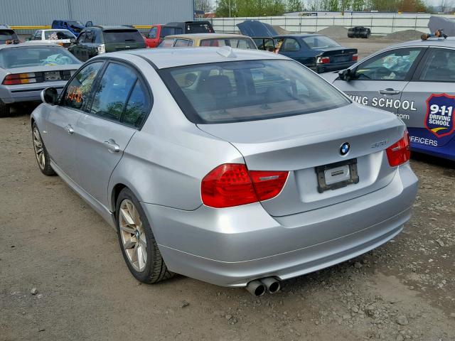 WBAPH57559NL79855 - 2009 BMW 328 I SULE SILVER photo 3