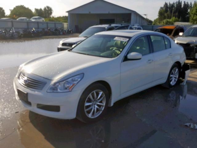 JNKCV61F89M353076 - 2009 INFINITI G37 WHITE photo 2