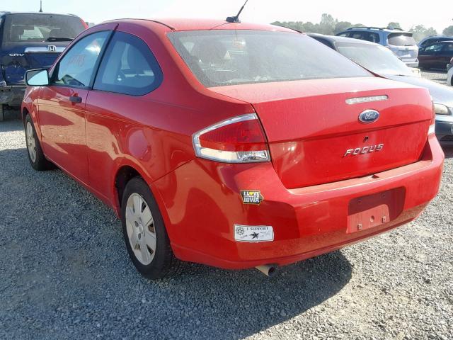 1FAHP32N88W137856 - 2008 FORD FOCUS S/SE RED photo 3