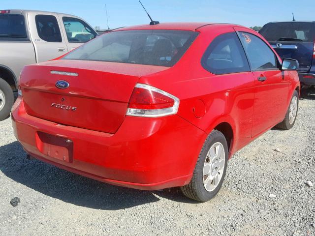 1FAHP32N88W137856 - 2008 FORD FOCUS S/SE RED photo 4