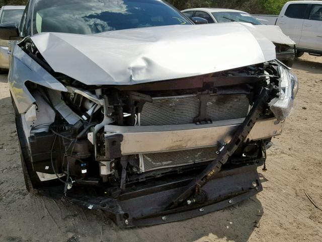 1N4AA6AP7HC414201 - 2017 NISSAN MAXIMA 3.5 SILVER photo 9