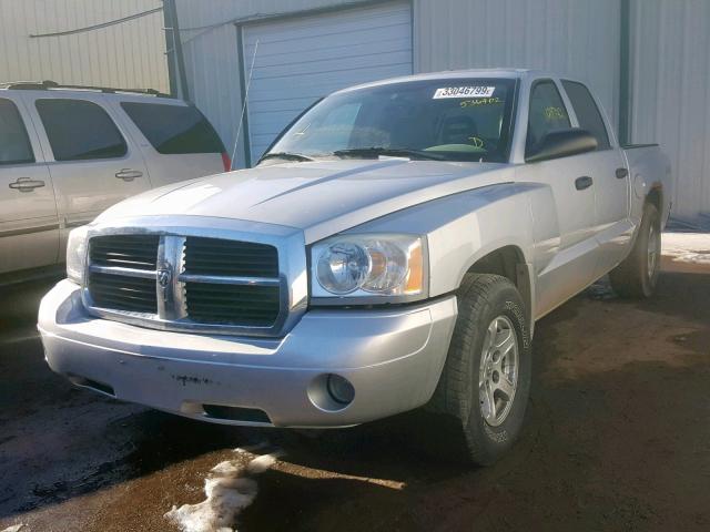 1D7HW48K06S536402 - 2006 DODGE DAKOTA QUA SILVER photo 2