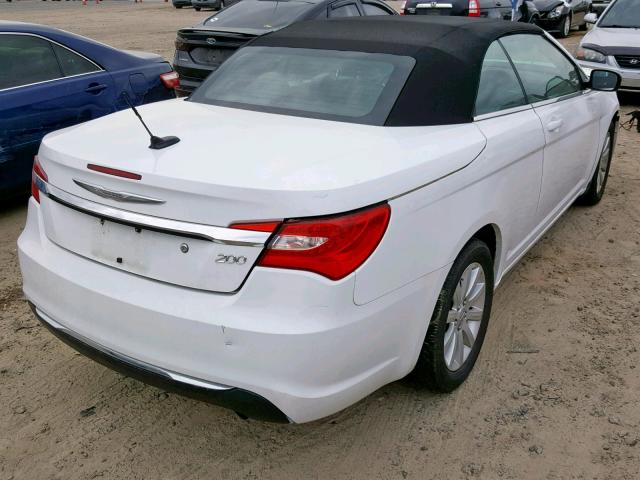 1C3BC2EB8BN547906 - 2011 CHRYSLER 200 TOURIN WHITE photo 4