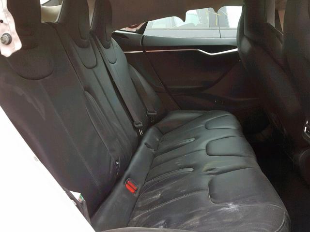 5YJSA1E26GF136604 - 2016 TESLA MODEL S أبيض صورة 6
