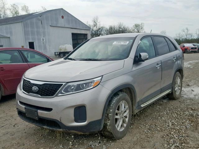 5XYKTCA66EG430038 - 2014 KIA SORENTO LX SILVER photo 2