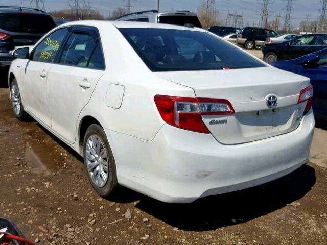 4T1BD1FK4CU054261 - 2012 TOYOTA CAMRY HYBR WHITE photo 3