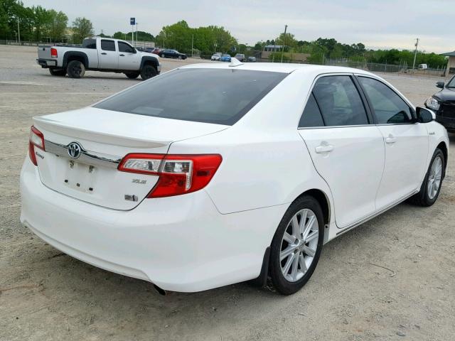 4T1BD1FK9DU076435 - 2013 TOYOTA CAMRY HYBR WHITE photo 4