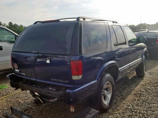 1GNCS13W22K143138 - 2002 CHEVROLET BLAZER BLUE photo 4