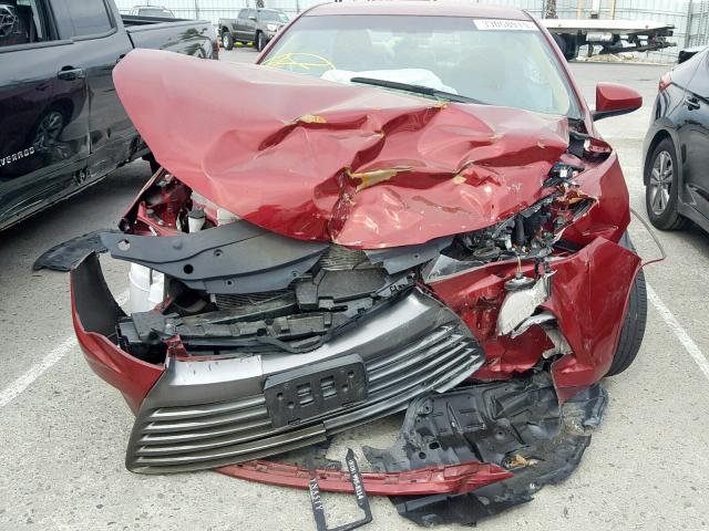 4T1BD1FK6HU214874 - 2017 TOYOTA CAMRY HYBR RED photo 9