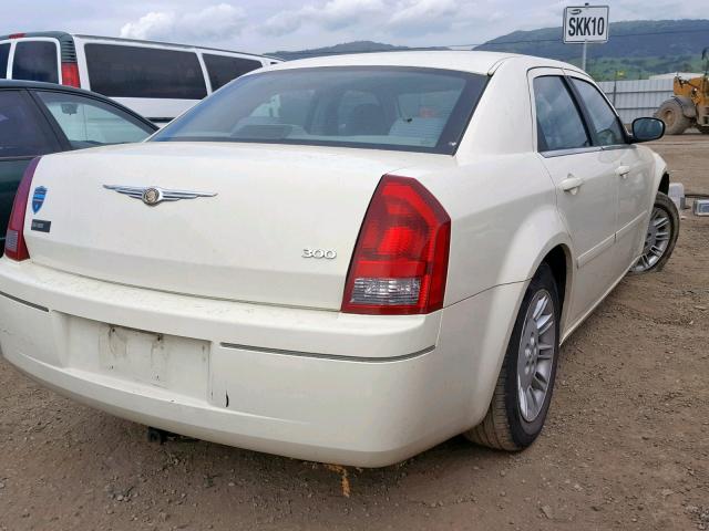 2C3JA43R55H643874 - 2005 CHRYSLER 300 CREAM photo 4