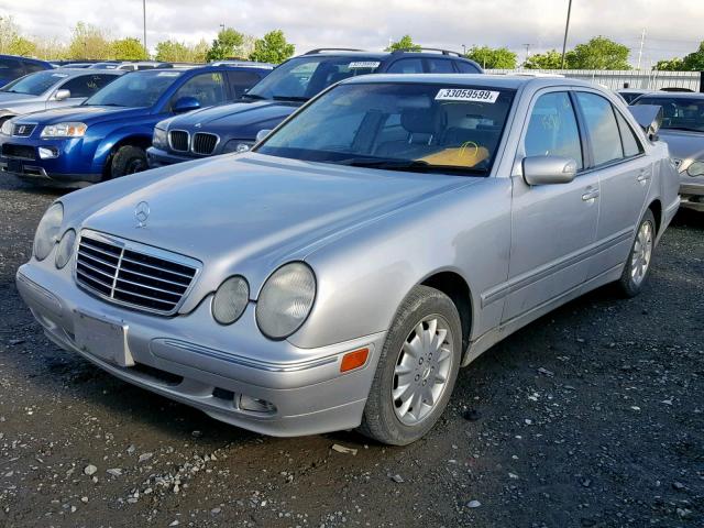 WDBJF65J01B237597 - 2001 MERCEDES-BENZ E 320 SILVER photo 2