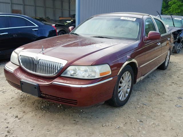 1LNHM81W83Y619178 - 2003 LINCOLN TOWN CAR E MAROON photo 2