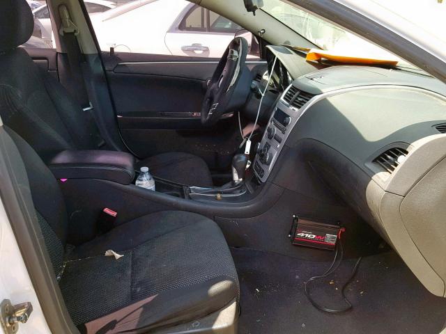 1G1ZC5E04CF195941 - 2012 CHEVROLET MALIBU 1LT WHITE photo 5