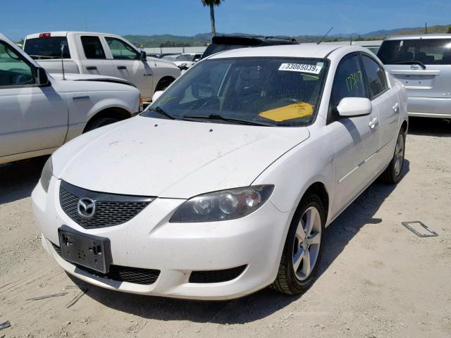 JM1BK32G261478163 - 2006 MAZDA 3 I WHITE photo 2