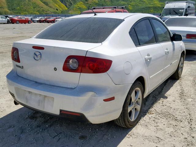 JM1BK32G261478163 - 2006 MAZDA 3 I WHITE photo 4