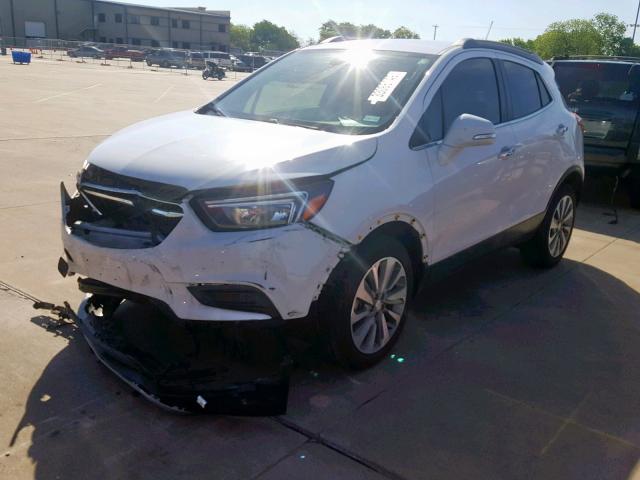 KL4CJASB6JB687550 - 2018 BUICK ENCORE PRE WHITE photo 2