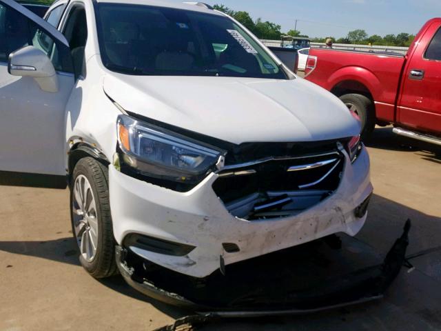 KL4CJASB6JB687550 - 2018 BUICK ENCORE PRE WHITE photo 9