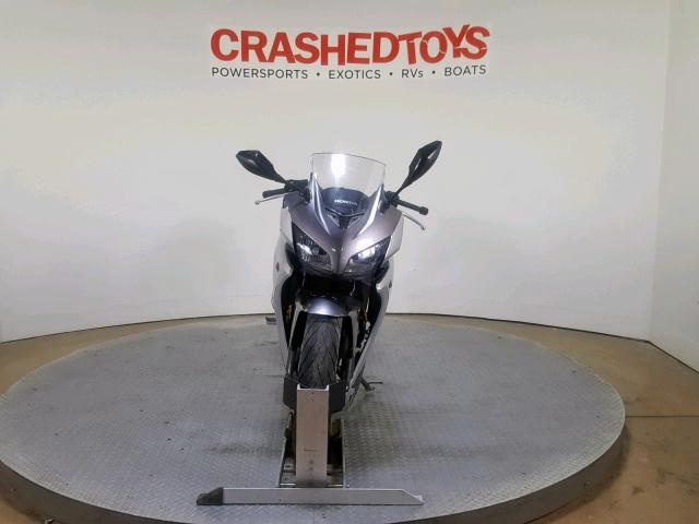 MLHPC4467F5201012 - 2015 HONDA CBR500 R GRAY photo 3