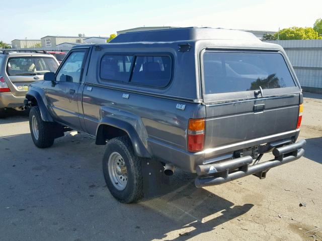 JT4RN63A8J0214672 - 1988 TOYOTA PICKUP RN6 GRAY photo 3