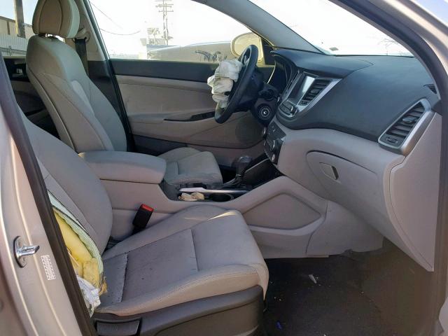 KM8J33A47JU689555 - 2018 HYUNDAI TUCSON SEL SILVER photo 5