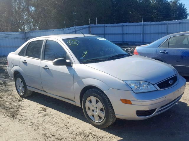 1FAHP34N57W257982 - 2007 FORD FOCUS ZX4 SILVER photo 1