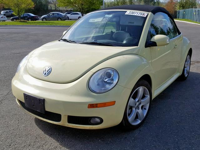 3VWSF31Y56M321869 - 2006 VOLKSWAGEN NEW BEETLE Gelb Foto 2