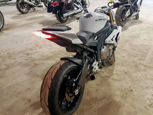 WB10D1207GZ696852 - 2016 BMW S 1000 R WHITE photo 4