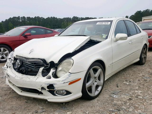 WDBUF56X69B427846 - 2009 MERCEDES-BENZ E 350 WHITE photo 2