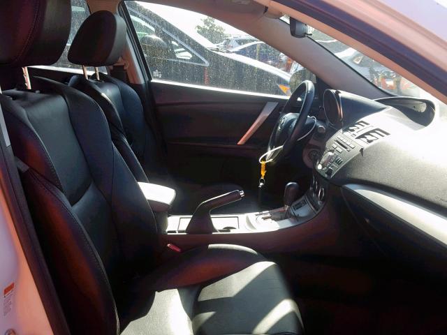 JM1BL1M67B1384926 - 2011 MAZDA 3 S WHITE photo 5