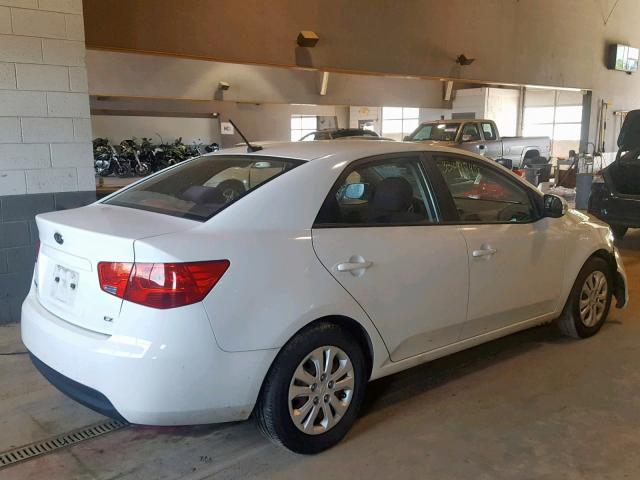 KNAFU4A27A5816940 - 2010 KIA FORTE EX WHITE photo 4