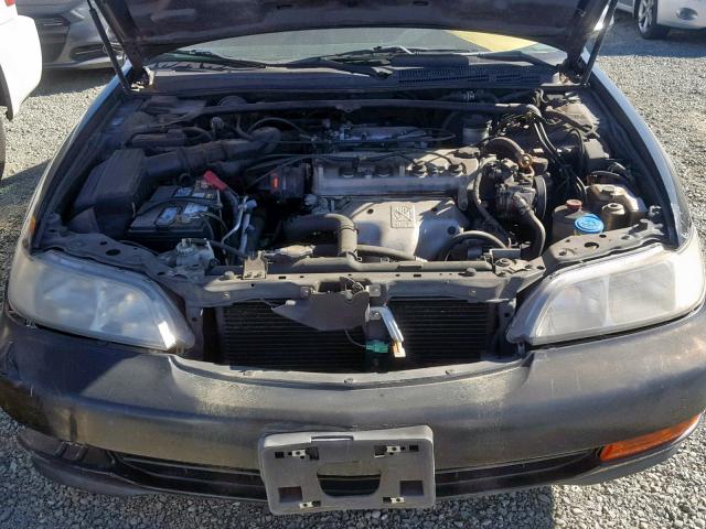 19UYA1258VL012130 - 1997 ACURA 2.2CL Schwarz Foto 7