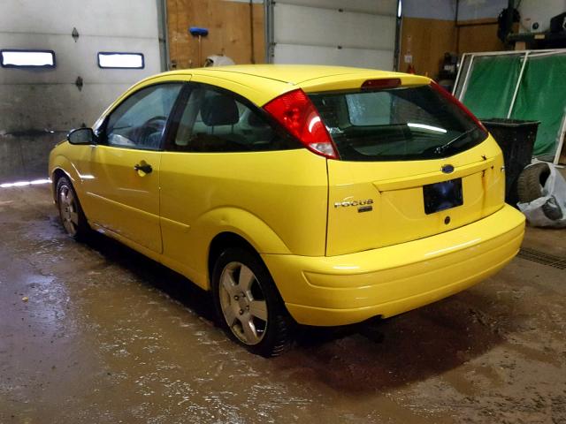 3FAFP31N05R154089 - 2005 FORD FOCUS ZX3 YELLOW photo 3