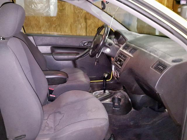 3FAFP31N05R154089 - 2005 FORD FOCUS ZX3 YELLOW photo 5