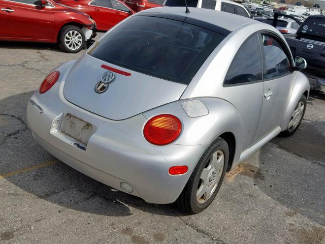 3VWCD21C0YM447181 - 2000 VOLKSWAGEN NEW BEETLE Gümüş foto 4