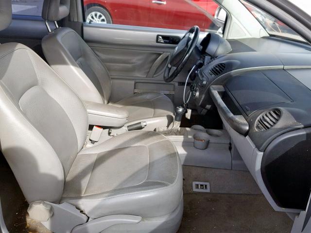 3VWCD21C0YM447181 - 2000 VOLKSWAGEN NEW BEETLE Gümüş foto 5