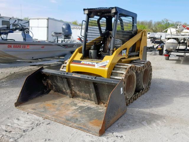 5FZ01171 - 2004 CATERPILLAR SKID STEER YELLOW photo 2