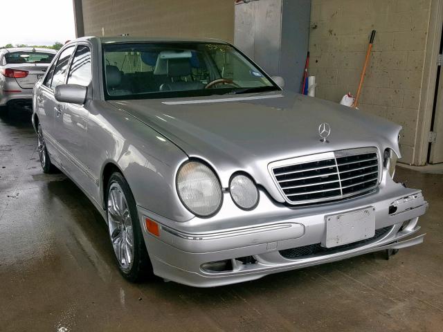 WDBJF65J3YB160329 - 2000 MERCEDES-BENZ E 320 SILVER photo 1