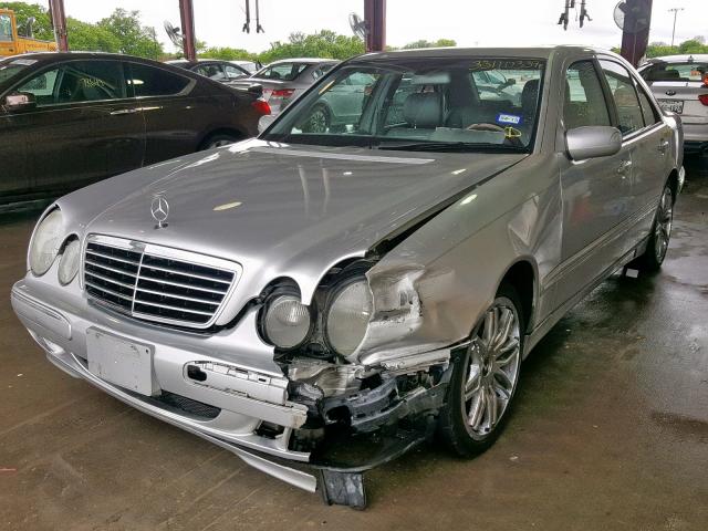 WDBJF65J3YB160329 - 2000 MERCEDES-BENZ E 320 SILVER photo 2