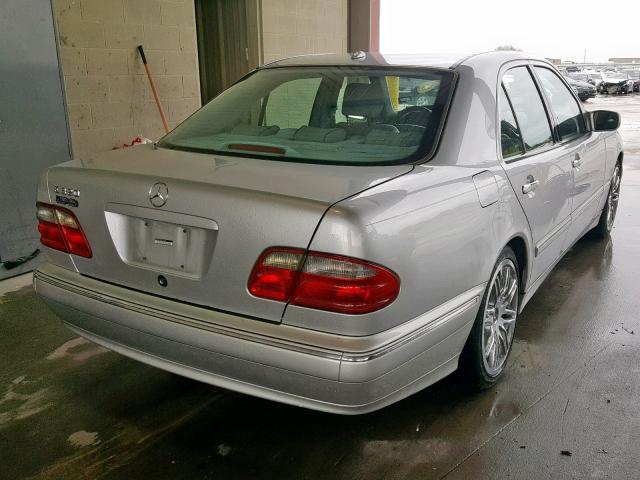 WDBJF65J3YB160329 - 2000 MERCEDES-BENZ E 320 SILVER photo 4