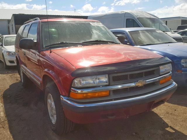 1GNDT13W112220291 - 2001 CHEVROLET BLAZER RED photo 1