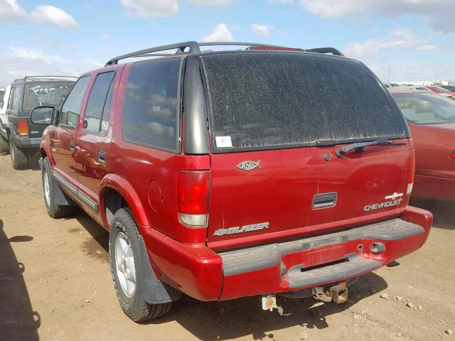 1GNDT13W112220291 - 2001 CHEVROLET BLAZER RED photo 3